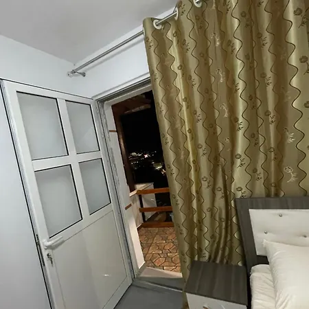Guest House Berati Гостевой дом